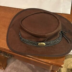 Kangaroo leather brimmed hat